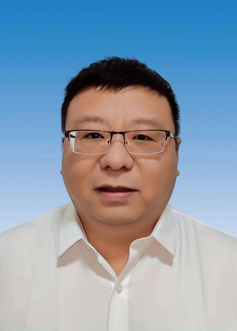 拱伟